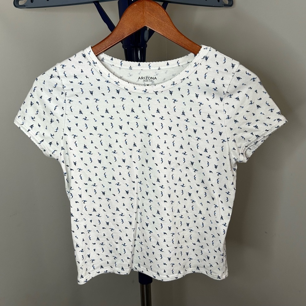 Arizona Jean Company Black and White Fitted Short Sleeve Tee
